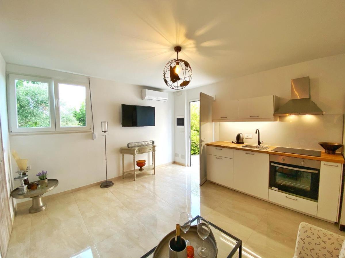 Mg Cozy Garden View Studio Korakiai ภายนอก รูปภาพ